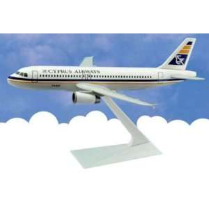 A320 Plastic Model Plane Display 2 in 1 Package (LP05163   A320 Cyprus 
