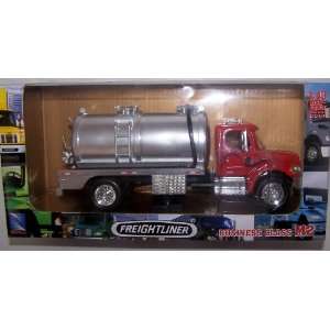   Openable Doors Freightliner Business Class M2 Water Truck in Color Red
