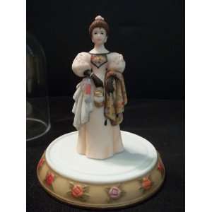  Avon Mrs. Albee Figurine 2000 Mini 