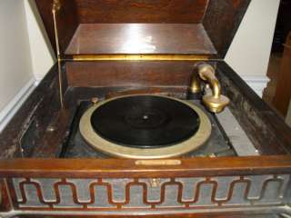 100 HUNDRED YEAR OLD PHONOGRAPH WORKS WELL  