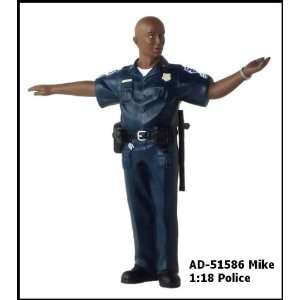  1/18 Police Figure Mike Toys & Games