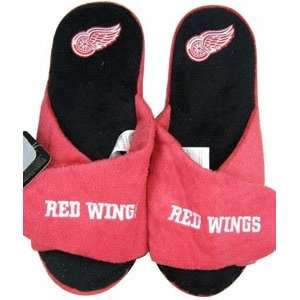  Detroit Red Wings 2011 Open Toe Hard Sole Slippers   Small 