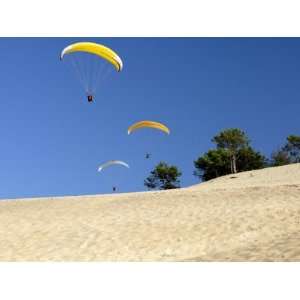  Hang Gliders over Dune Du Pyla, Bay of Arcachon, Cote D 