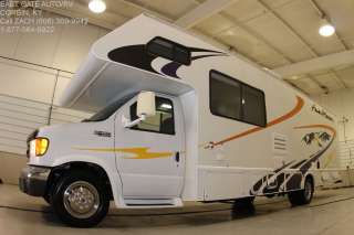 WOW MUST SEE 2006 FUNMOVER TOY HAULER CLASS C RV SUPER SUPER NICE 