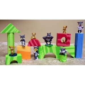 Hard to Find Unique Tom and Jerry 19 Piece Play Set with 9 Tom, Jerry 