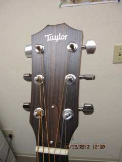 Taylor 214ce Grand Auditorium Acoustic/Electric Guitar   Perfect 