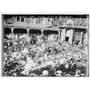  Crowd to welcome Peary,Sydney