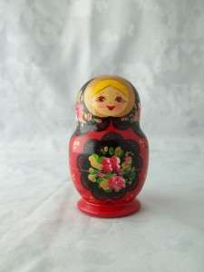 Vintage Possibly Russian Matryoshka Nesting Doll Set 5 Dolls  