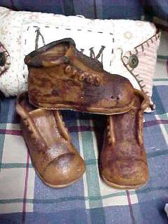 This old time shoe is looking old. This shoe can be right or left. I 