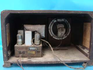   Silvertone Model 2411 Farm Set Tube Radio ART DECO Table Top Battery
