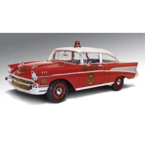  1/18 57 Chevy Bel Air Fire Chief, Red/White Toys & Games