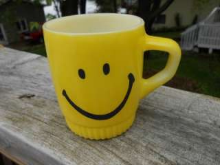   FIRE KING Anchor Hocking Yellow SMILEY FACE Happy Smile Coffee MUG CUP