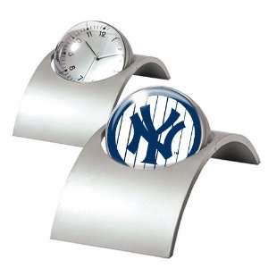    New York Yankees MLB Spinning Desk Clock