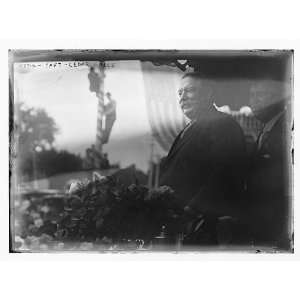  Taft speaking from train,Cedar Falls,Iowa