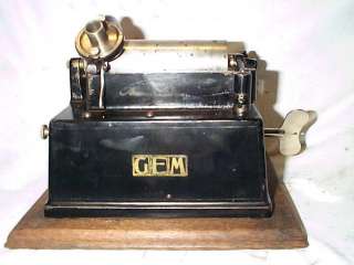 EDISON GEM PHONOGRAPH BRANDED CASE SERIAL #19190 , EARLY CLOSE TO A 
