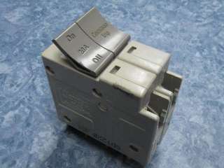 You are bidding on ONE used circuit breaker in very good condition 