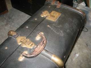 am listing a second trunk that is like this but a little larger. I 