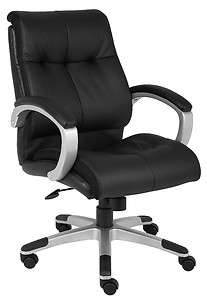 BLACK & BROWN LEATHER DESK OFFICE CHAIR LOW BACK WITH PADDED ARMS AND 