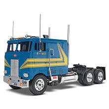 Revell 132 Scale Snap Model Kit   Peterbilt 352 Cabover Tractor 