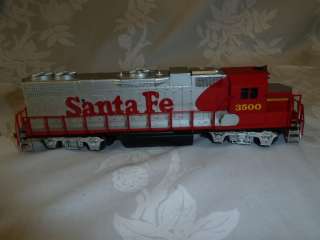 Life Like HO Train Engine, Santa Fe, very good condition  