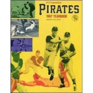   Pirates Yearbook   MLB Programs and Yearbooks