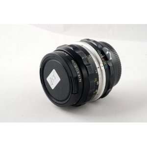    Nikon 28mm f/3.5 f3.5 non AI manual focus lens