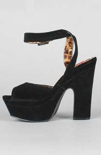 Sole Boutique The Yes V Shoe in Black  Karmaloop   Global 