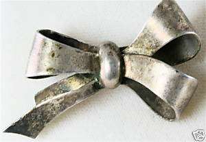VINTAGE CORO STERLING SILVER BOW PIN  