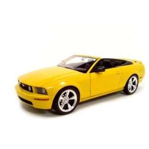  2005 FORD MUSTANG GT YELLOW 118 DIECAST MODEL Toys 