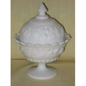 Vintage Westmoreland Milk Glass Della Robbia Covered Candy 