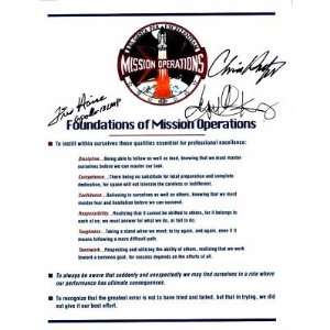  FRED HAISE+GENE KRANZ+CHRIS KRAFT signed 8x11 NASA item 