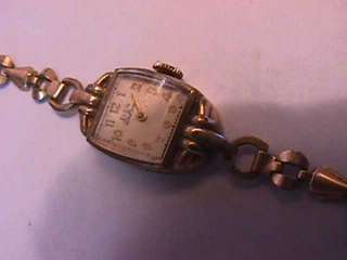 vintage ELGIN DELUXE WRIST WATCH 10K G F 17 jewels  