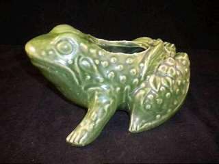   Vintage GREEN ART POTTERY Toad FROG PLANTER VASE ~ Nice Details  