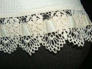 Vintage Antique SCHIFFLI LACE COLLAR pretty lace & buttons  