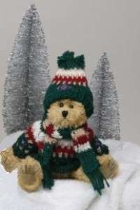 Unipak Designs ~ 8 Christmas teddy bear w/ knit sweater, hat & scarf 