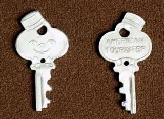 VINTAGE AMERICAN TOURISTER LUGGAGE/SUITCASE KEY WITH BELL HOP IMAGE 
