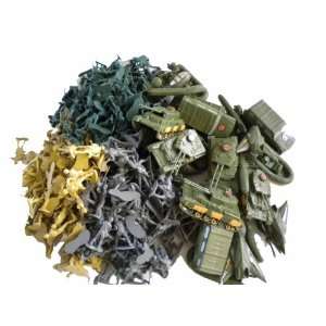    330 Pcs Commander Military Playset with Army Men Toys & Games